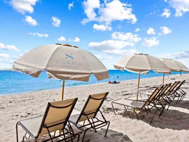 4-bedroom condo for sale in Fort Lauderdale - 2200 N Ocean Blvd N605 - MondialRealty