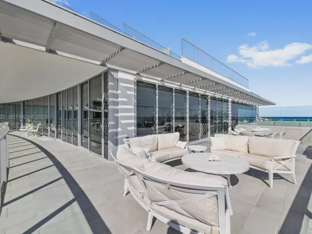 4-bedroom condo for sale in Fort Lauderdale - 2200 N Ocean Blvd N605 - MondialRealty