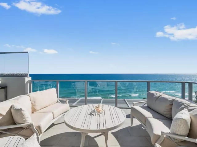 4-bedroom condo for sale in Fort Lauderdale - 2200 N Ocean Blvd N605 - MondialRealty