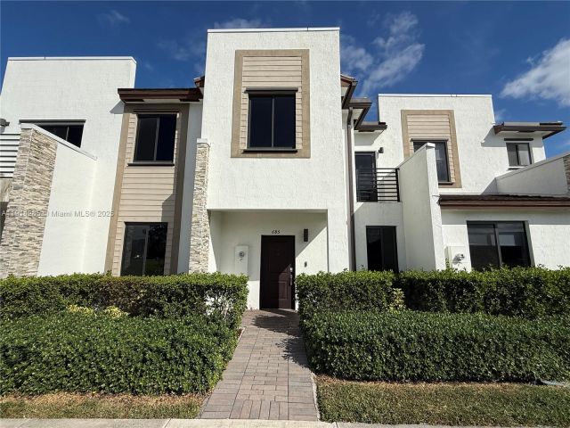 3-bedroom home for rent in Miami - 685 NE 208th Ter 685 - MondialRealty