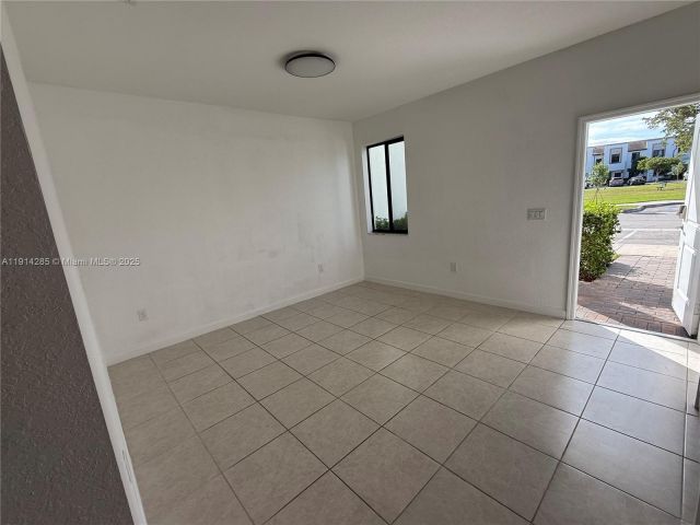 3-bedroom home for rent in Miami - 685 NE 208th Ter 685 - MondialRealty