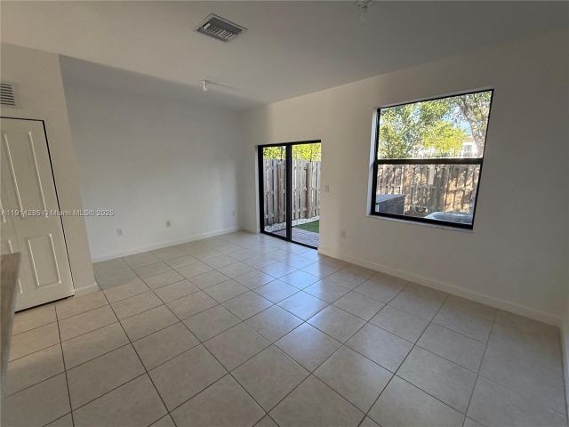 3-bedroom home for rent in Miami - 685 NE 208th Ter 685 - MondialRealty