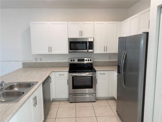 3-bedroom home for rent in Miami - 685 NE 208th Ter 685 - MondialRealty