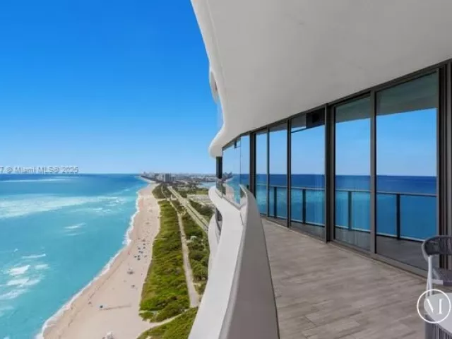 2-bedroom condo for sale in Sunny Isles Beach - 15701 Collins Ave 3203 - MondialRealty