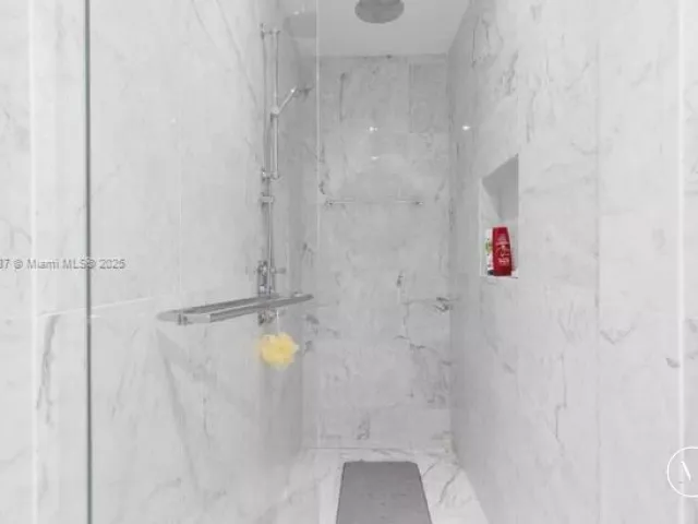 2-bedroom condo for sale in Sunny Isles Beach - 15701 Collins Ave 3203 - MondialRealty