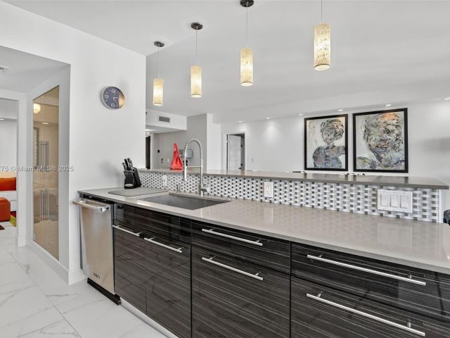 Apartment for sale  Unit #1704 - photo 6788418