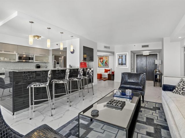 Apartment for sale  Unit #1704 - photo 6788428