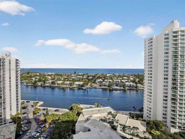 Apartment for sale  Unit #1704 - photo 6788429