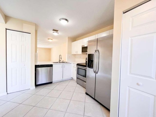 Home for rent at 861 Summit Lake Drive 861 - photo 6798332