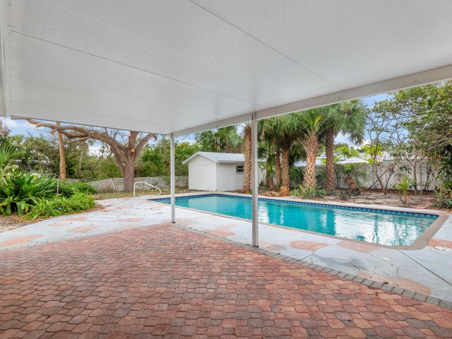 Home for rent at 236 Ashworth Street - photo 6788735