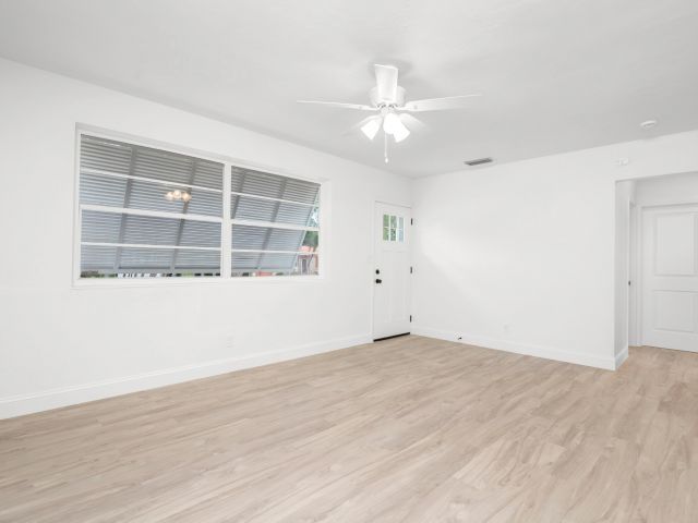 Home for rent at 236 Ashworth Street - photo 6788748