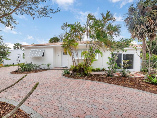 Home for rent at 236 Ashworth Street - photo 6788751