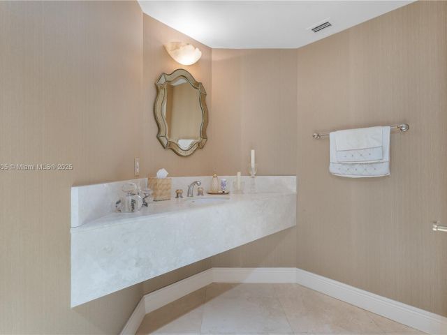 Apartment for sale  Unit #1605 - photo 6789109