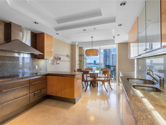 Apartment for sale  Unit #1605 - photo 6789117