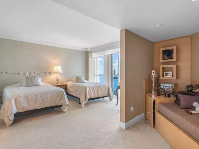4-bedroom condo for sale in Aventura - 2600 Island Blvd 1605 - MondialRealty