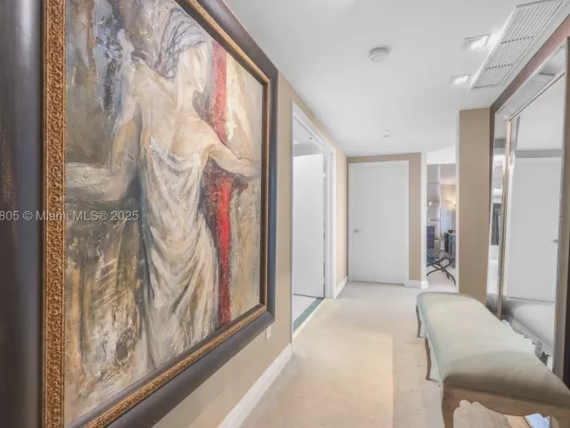 4-bedroom condo for sale in Aventura - 2600 Island Blvd 1605 - MondialRealty