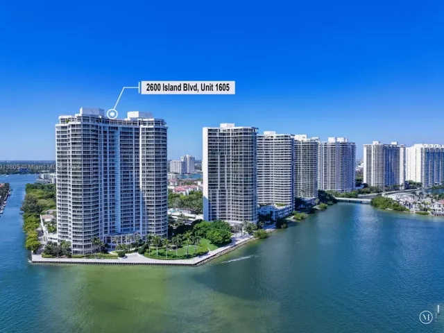 4-bedroom condo for sale in Aventura - 2600 Island Blvd 1605 - MondialRealty
