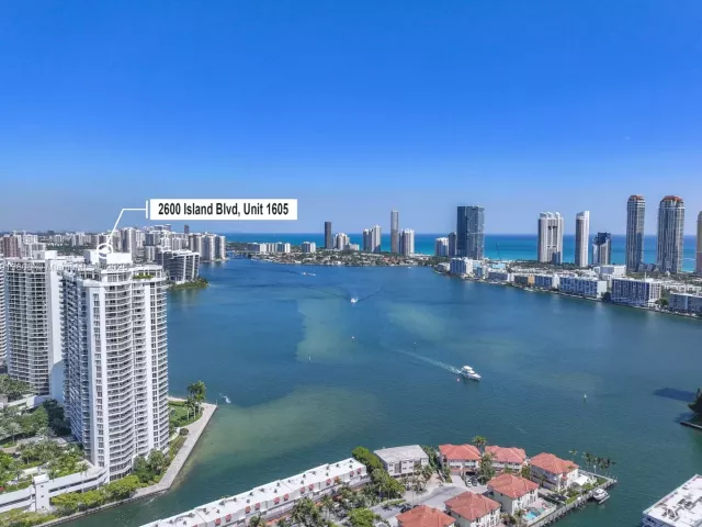 4-bedroom condo for sale in Aventura - 2600 Island Blvd 1605 - MondialRealty