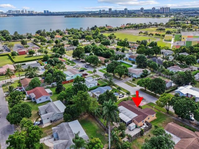 Home for sale at 1827 Pinehurst Drive - photo 6808457