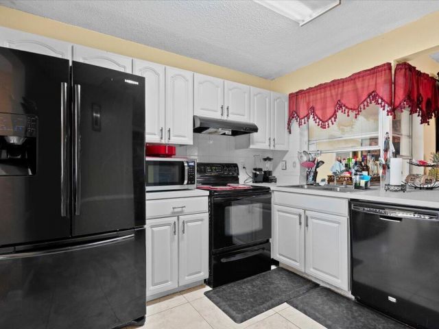 Home for sale at 1827 Pinehurst Drive - photo 6808471