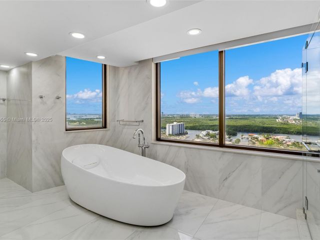 Apartment for sale  Unit #UPH1 - photo 6802830