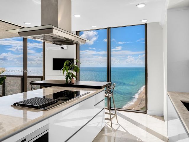 Apartment for sale  Unit #UPH1 - photo 6802837