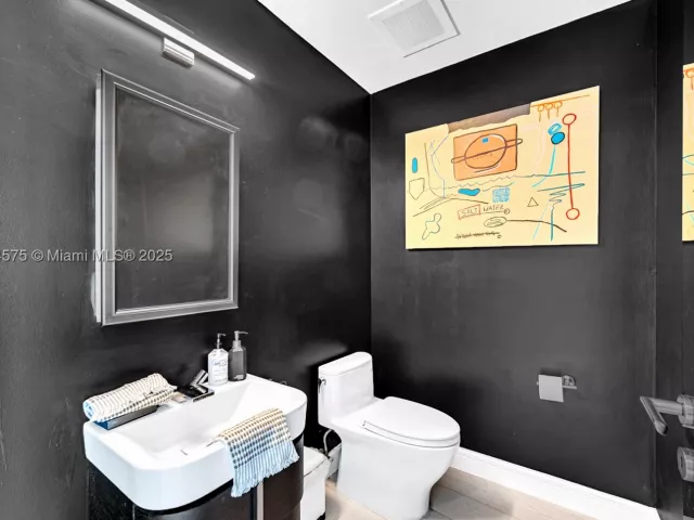 2-bedroom condo for sale in Miami - 2020 N Bayshore Dr 1906 - MondialRealty