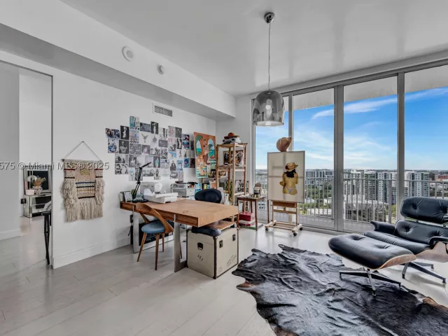 2-bedroom condo for sale in Miami - 2020 N Bayshore Dr 1906 - MondialRealty
