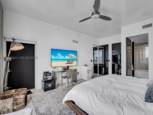 2-bedroom condo for sale in Miami - 2020 N Bayshore Dr 1906 - MondialRealty