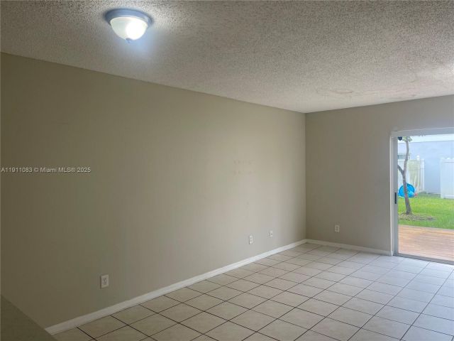 2-bedroom home for rent in Pembroke Pines - 854 NW 208th Dr 854 - MondialRealty