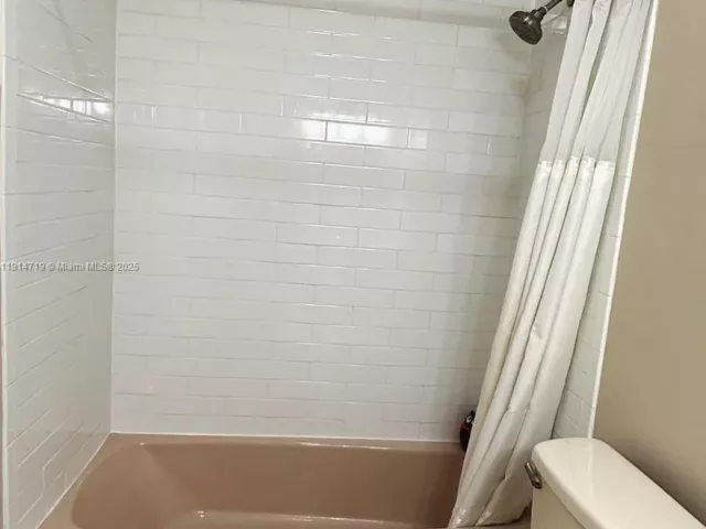 3-bedroom home for sale in Homestead - 610 NW 17th St - MondialRealty