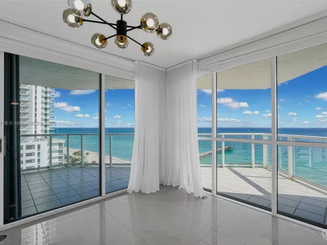3-bedroom condo for sale in Sunny Isles Beach - 16485 Collins Ave 1236 - MondialRealty