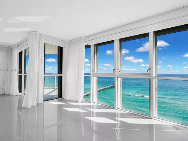 3-bedroom condo for sale in Sunny Isles Beach - 16485 Collins Ave 1236 - MondialRealty