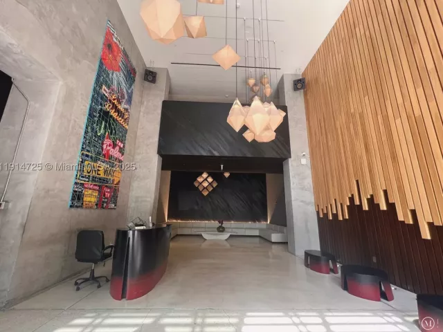 1-bedroom condo for rent in Miami - 151 SE 1st St 810 - MondialRealty