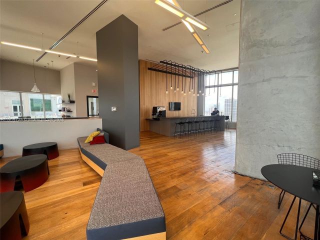 1-bedroom condo for rent in Miami - 151 SE 1st St 810 - MondialRealty