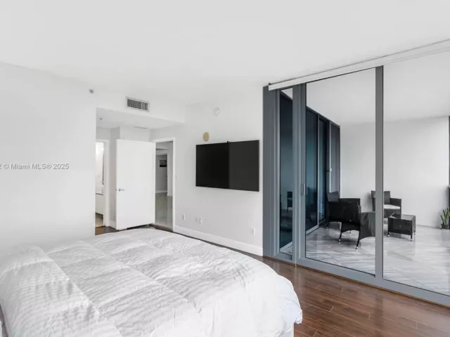 Apartment for sale  Unit #1103 - photo 6791290