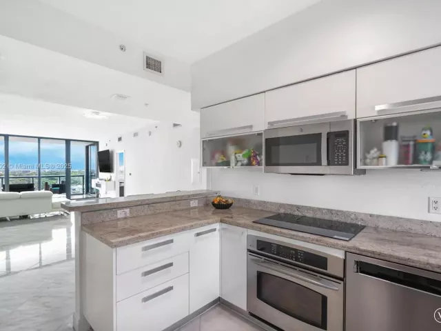 Apartment for sale  Unit #1103 - photo 6791281