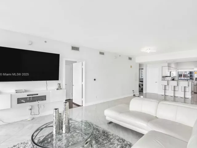 Apartment for sale  Unit #1103 - photo 6791283