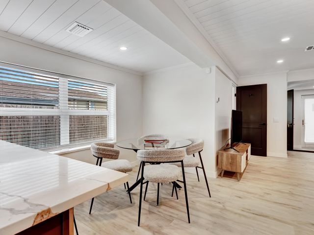 Home for rent at 320 NW 3rd Avenue - photo 6798560