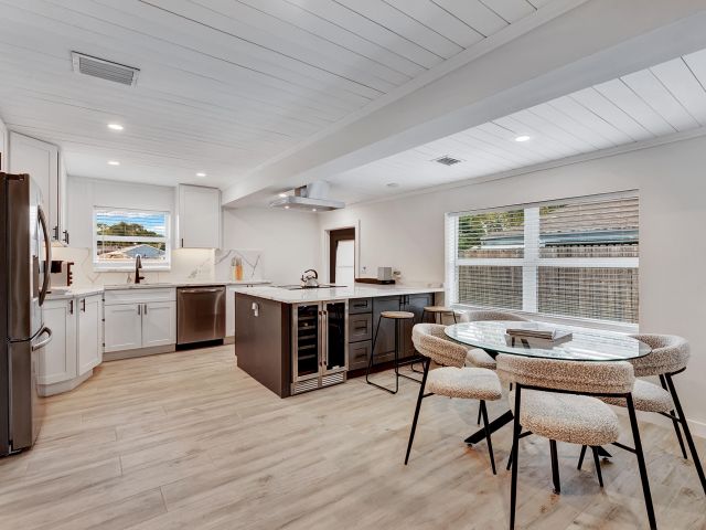 Home for rent at 320 NW 3rd Avenue - photo 6798565