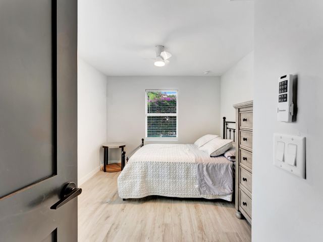 Home for rent at 320 NW 3rd Avenue - photo 6798571