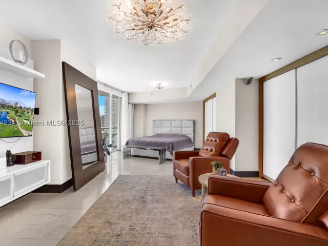 3-bedroom condo for sale in Miami - 465 Brickell Ave 1001 - MondialRealty