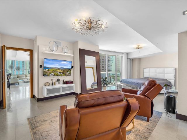 Apartment for sale  Unit #1001 - photo 6792677