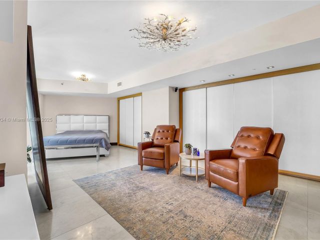 Apartment for sale  Unit #1001 - photo 6792678