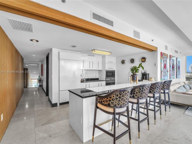 Apartment for sale  Unit #1001 - photo 6792687