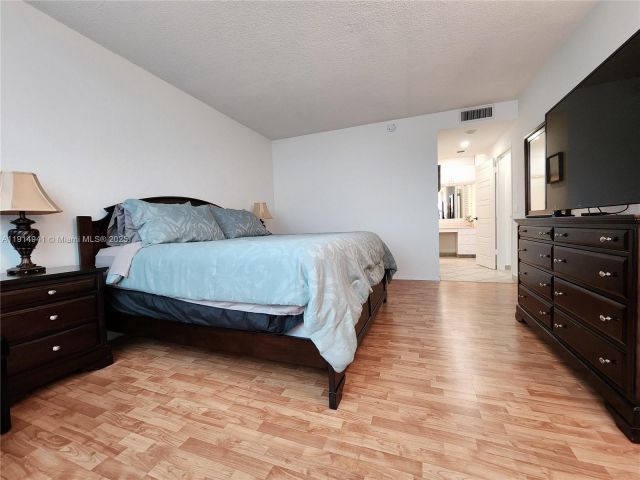 Apartment for sale  Unit #1202 - photo 6792584