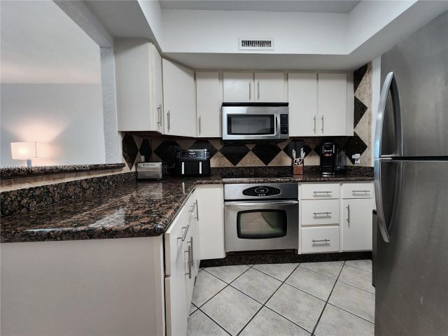 Apartment for sale  Unit #1202 - photo 6792588