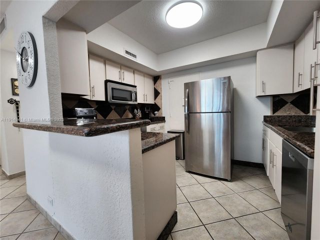 Apartment for sale  Unit #1202 - photo 6792589