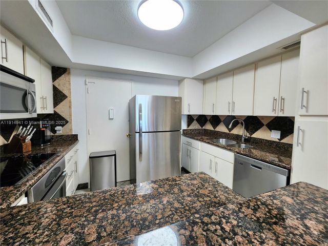 Apartment for sale  Unit #1202 - photo 6792590