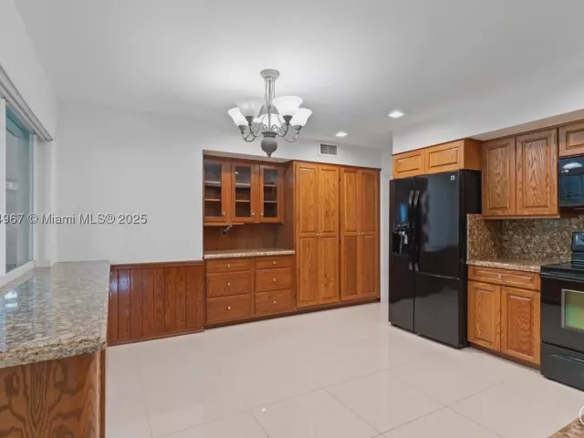 5-bedroom home for rent in Miami - 1961 NE 188th St - MondialRealty